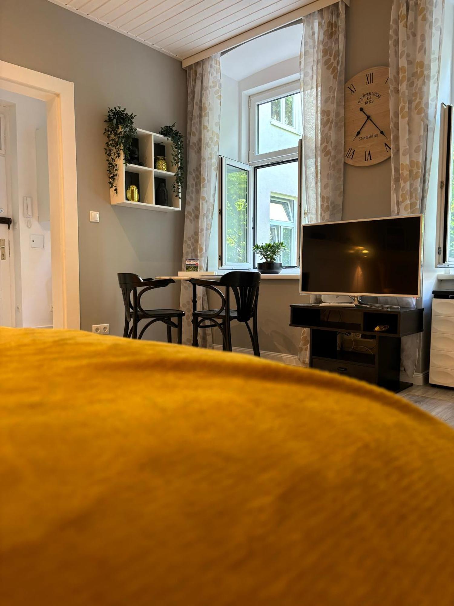 Urban-elegance Silent-garden Apartament